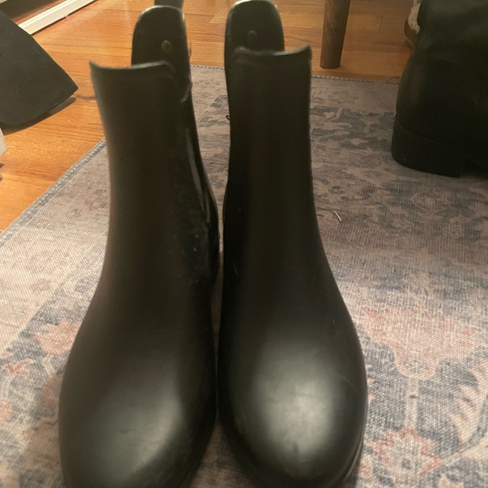 Sam Edelman black waterproof Chelsea boots size 7